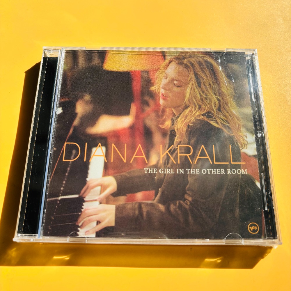 Diana Krall Girl In The Other  - Drone Camera Stabilized 评论和价格